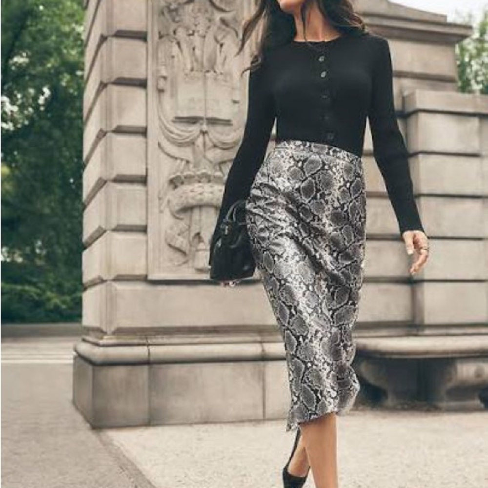 Ann Taylor Black and Gray Snake Print Pencil Skirt